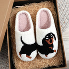chaussons peluche motif teckel vue de face